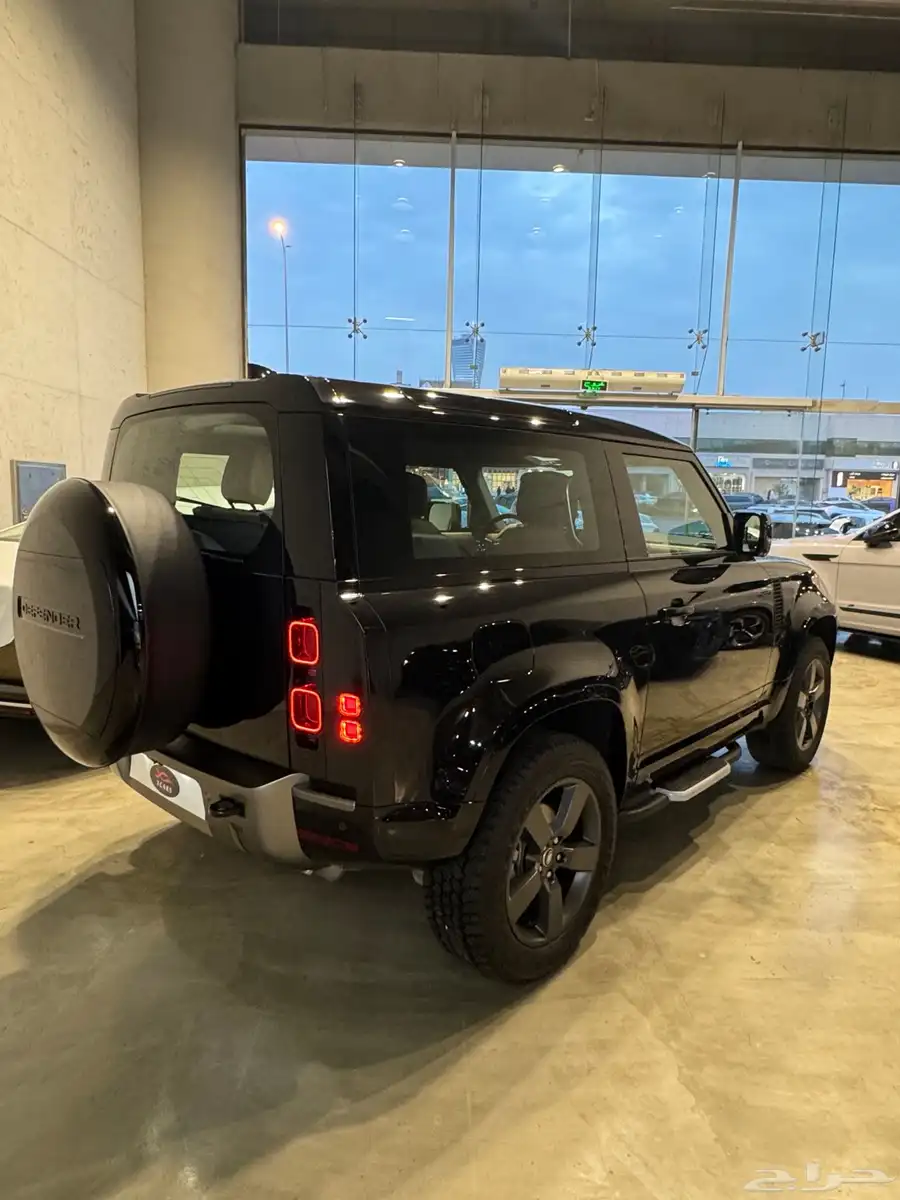 لاند روفر Defender 90 SE X-Dynamic موديل 2025م وارد الناغي 5