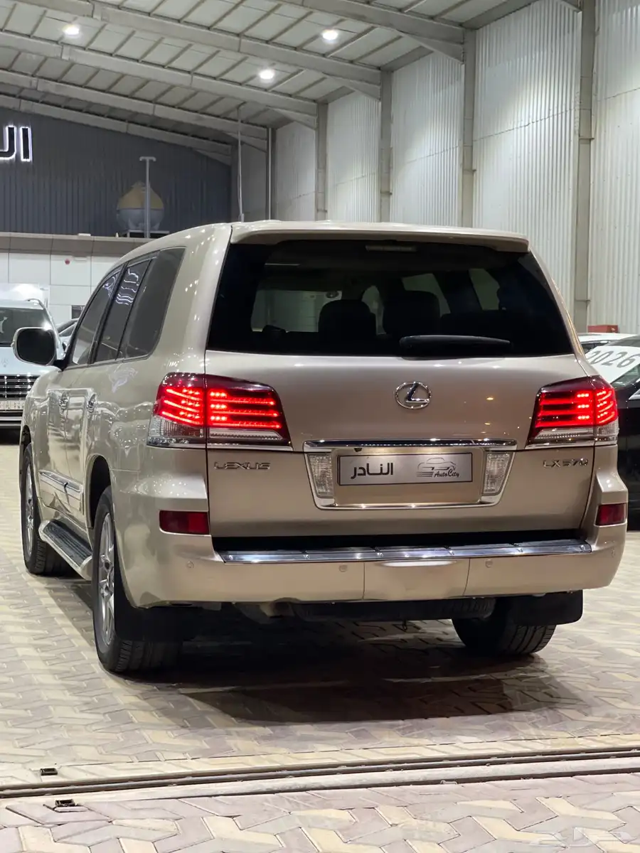 لكزس Lx570 ذهبي داخل بيج 2014 2