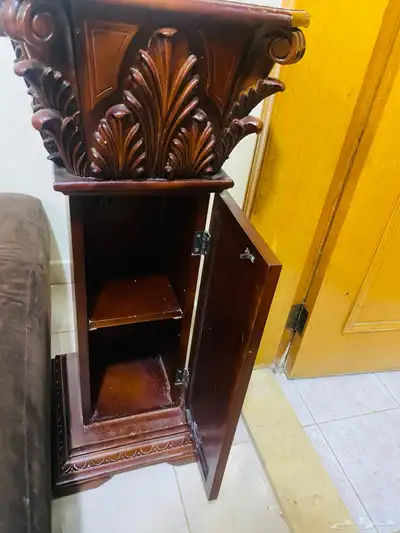 طاولة جانبية 0