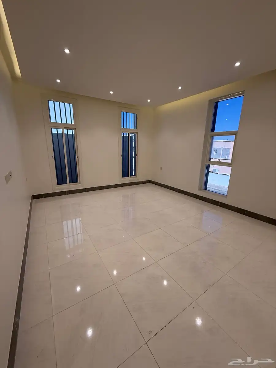 للبيع فلل الإسكان حي بن بطي وتاره طريق ابها الخميس 23
