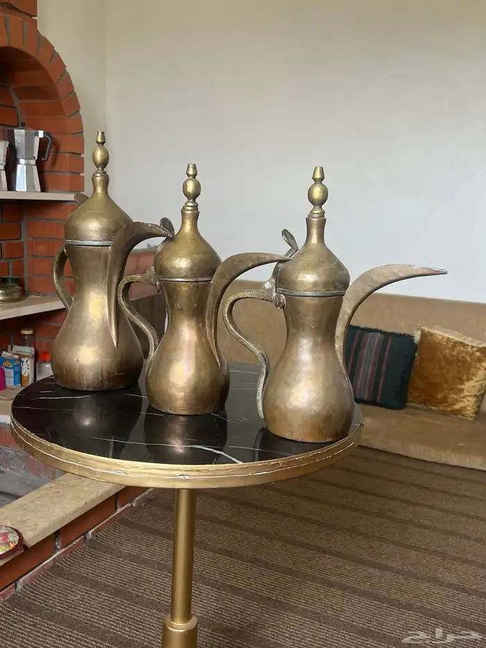 دلال قديمه 0