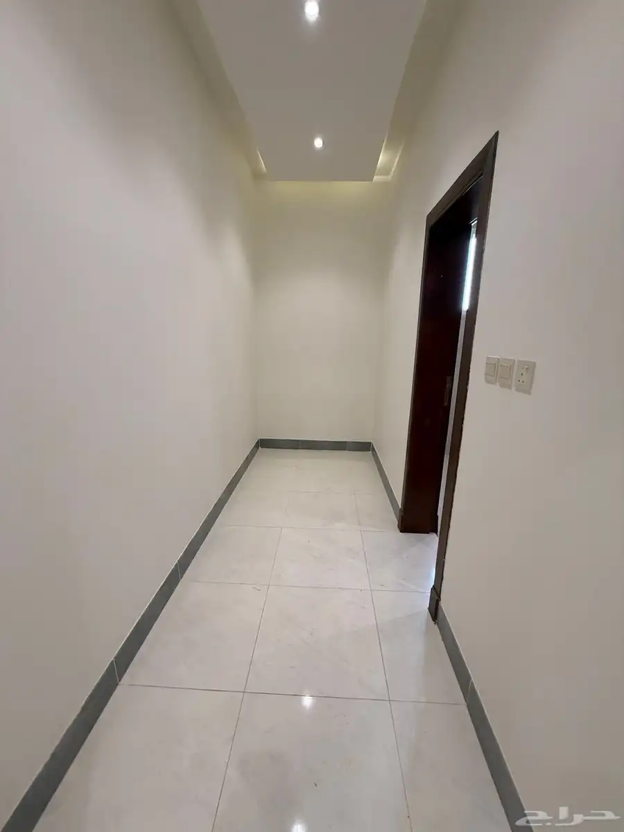 للبيع فلل الإسكان حي بن بطي وتاره طريق ابها الخميس 19