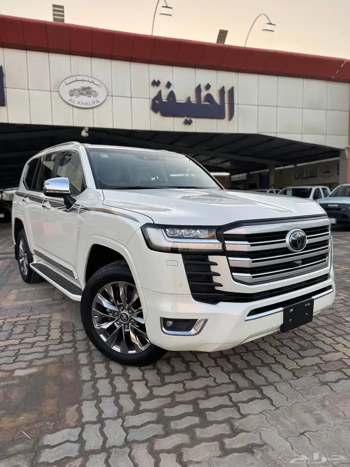 تويوتا لاندكروزر 2022 VX 1