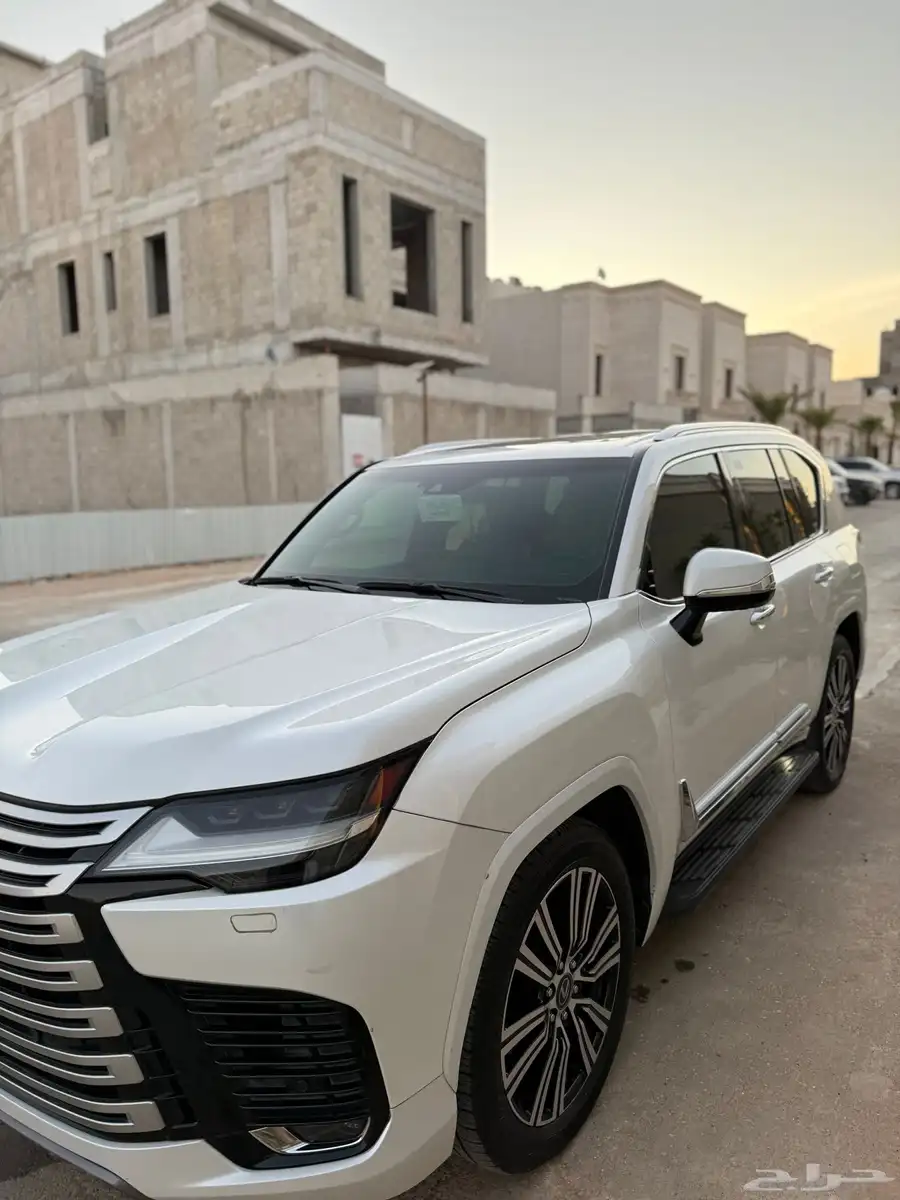 لكزس LX600 2022 BB 3