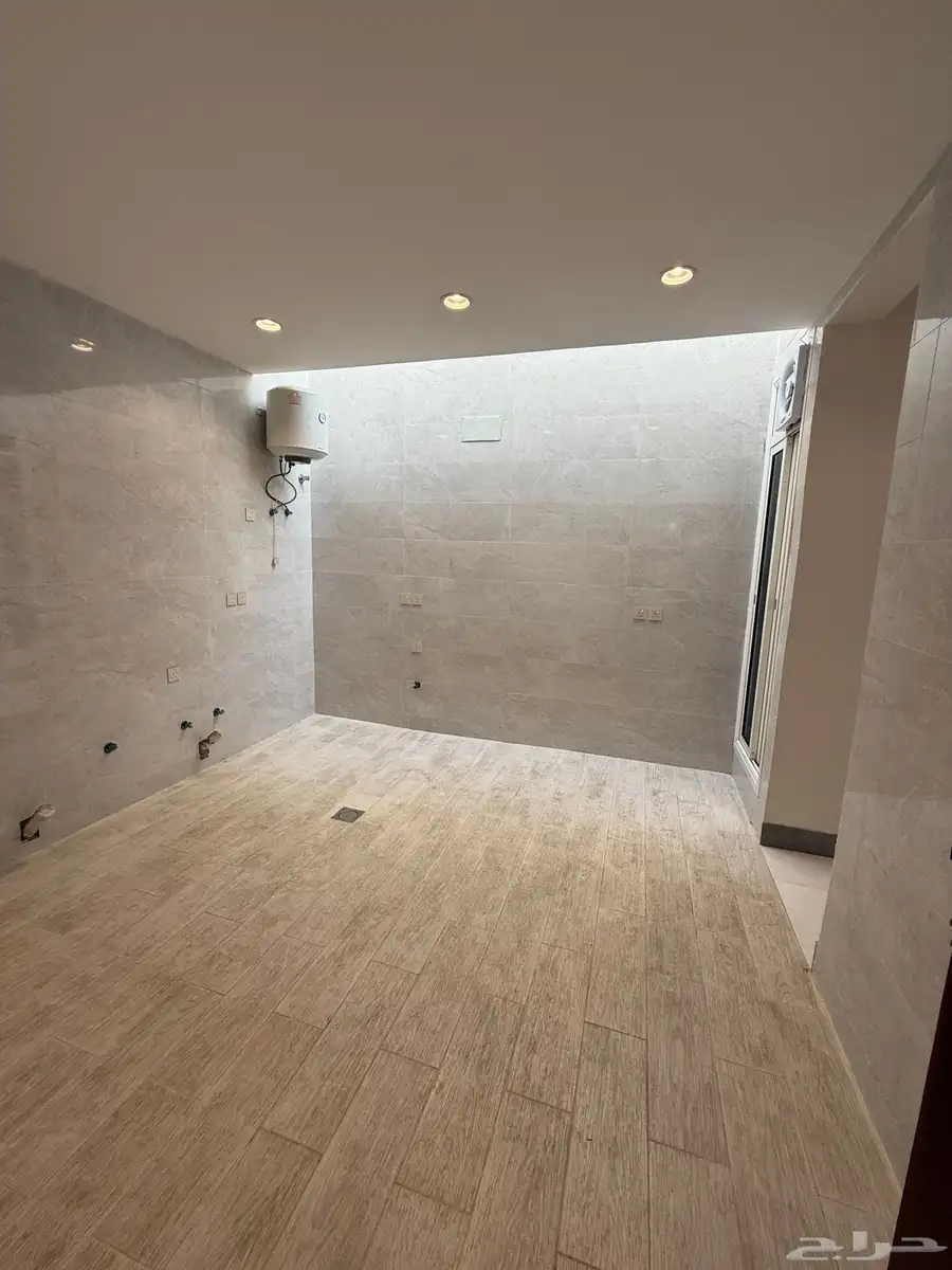 للبيع فلل الإسكان حي بن بطي وتاره طريق ابها الخميس 12