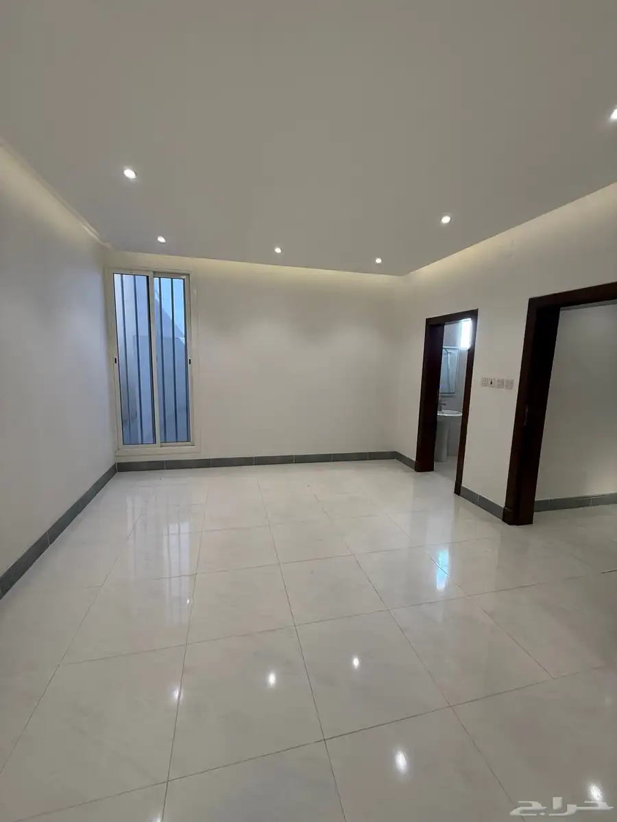 للبيع فلل الإسكان حي بن بطي وتاره طريق ابها الخميس 18