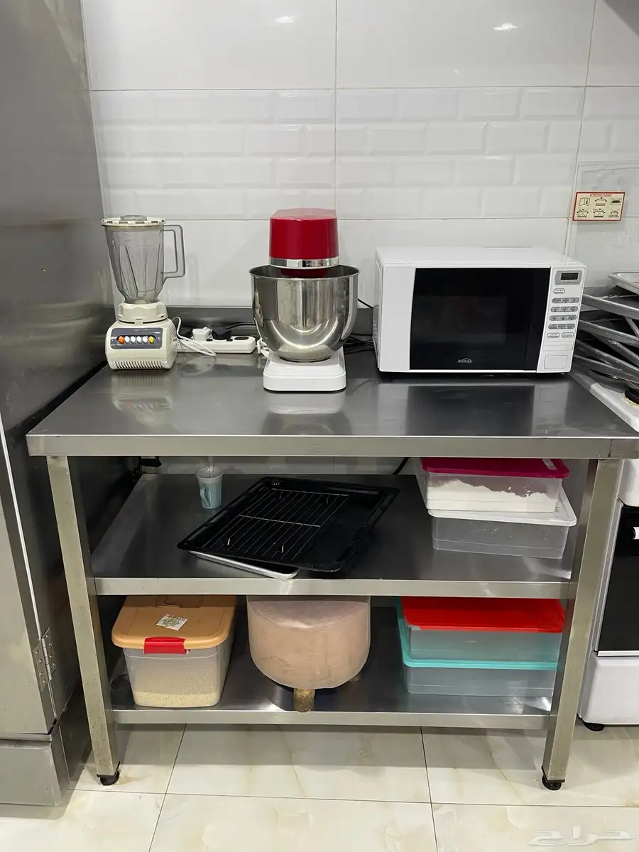 للبيع طاولات ومغسلة مطابخ ومطاعم ومخابز 2