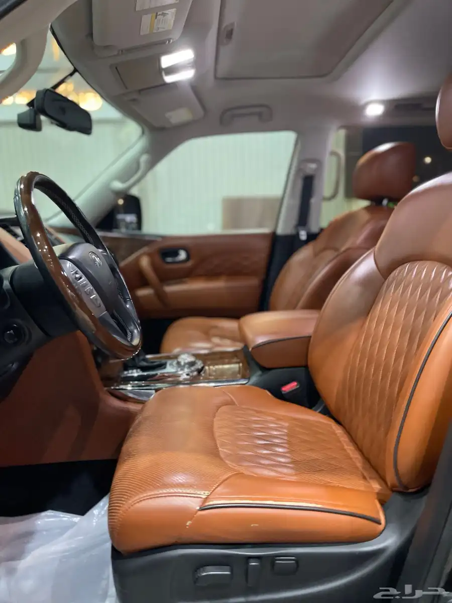 إنفينيتي QX80 2019 اسود داخل جملي 8