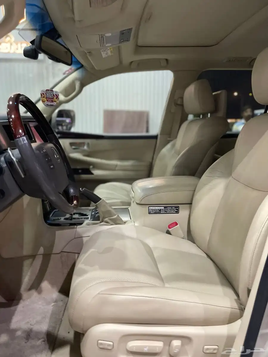 لكزس Lx570 ذهبي داخل بيج 2014 7