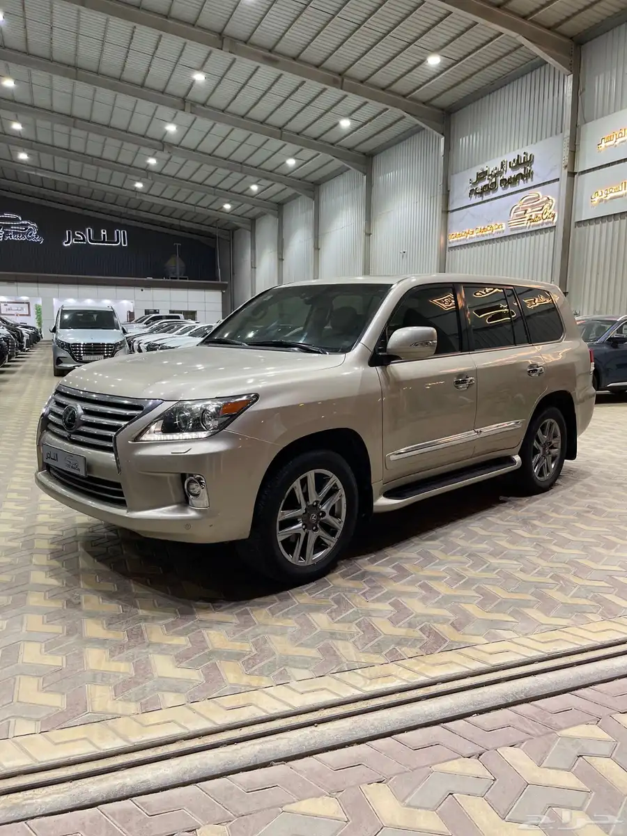 لكزس Lx570 ذهبي داخل بيج 2014 1