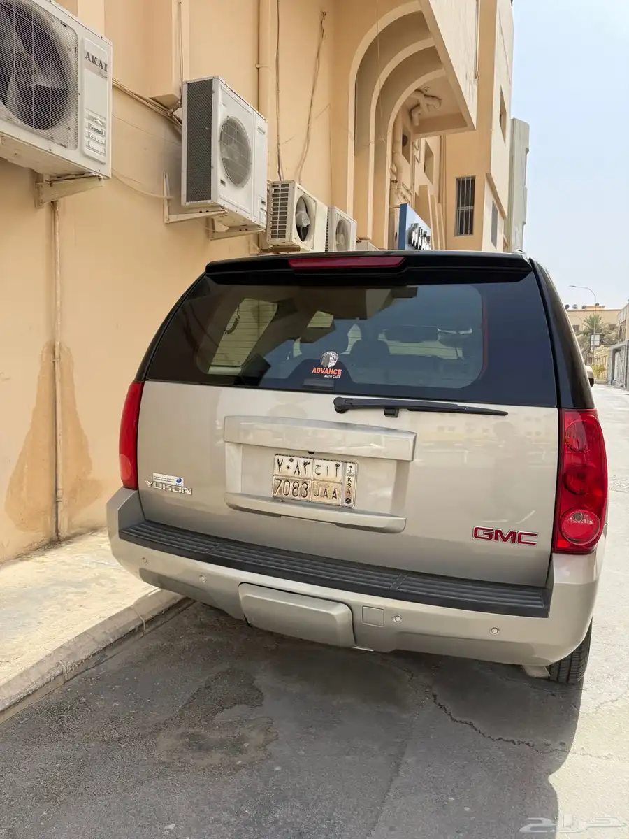 يوكن 2008 دبل لون ذهبي ممشى 52 الف 0