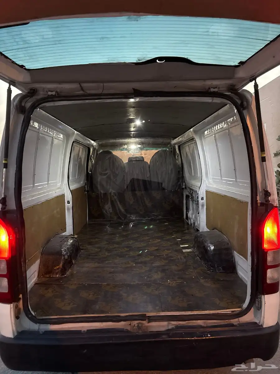Toyota Hiace 8