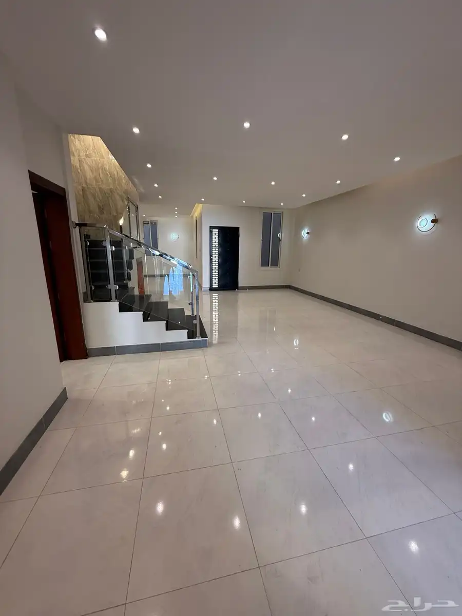 للبيع فلل الإسكان حي بن بطي وتاره طريق ابها الخميس 9