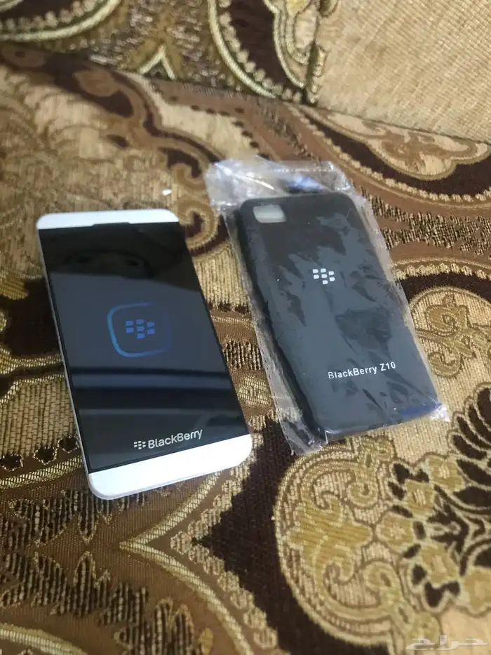 جوال بلاك بيري z10  blackberry مع كفر و جميع ملحقاته 7