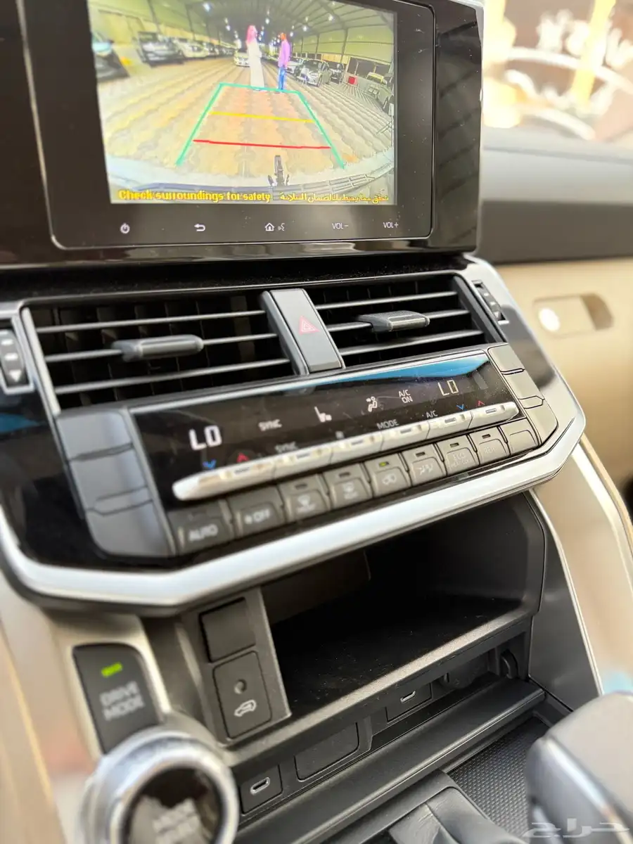 تايوتا لاندكروزر 2025 GXR L1 رقم واحد 20
