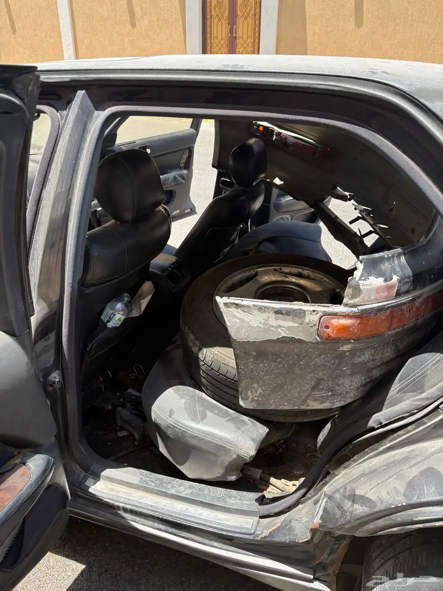 قطع غيار لكزز ls400 9