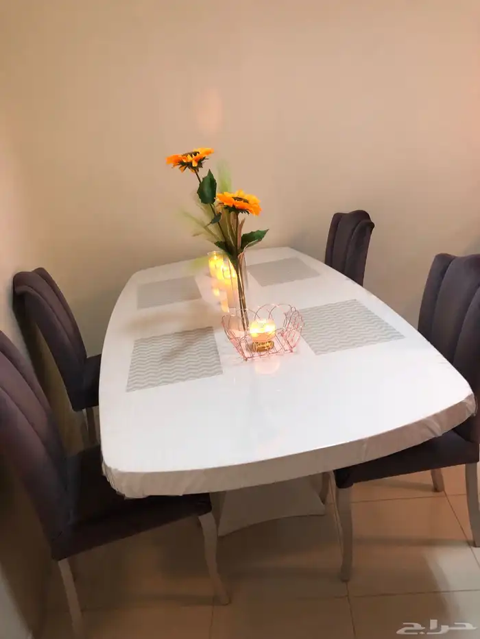 طاولة طعام 1