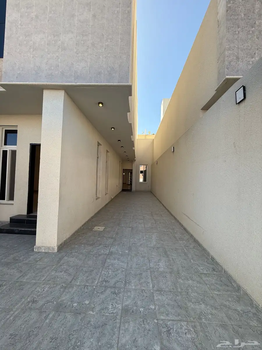 للبيع فلل الإسكان حي بن بطي وتاره طريق ابها الخميس 2