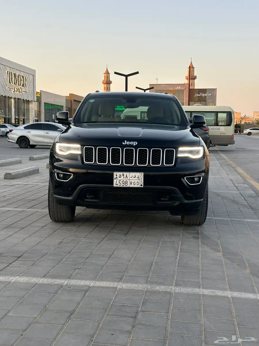 جراند شروكي لاريدو دبل 1