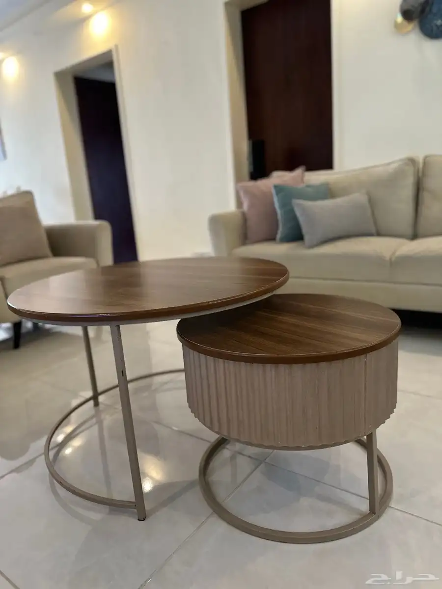 طاولة وسط مع خدمه 1