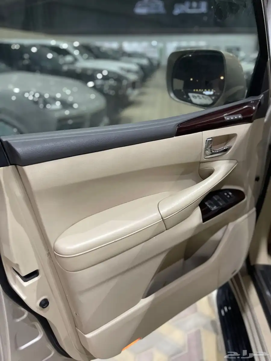 لكزس Lx570 ذهبي داخل بيج 2014 9
