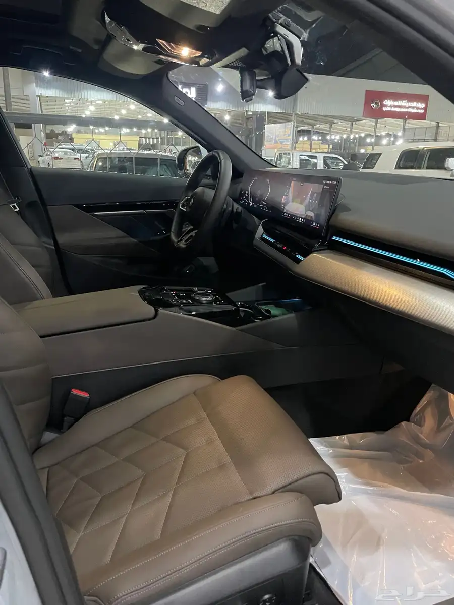 بي إم دبليو 520i Kit M موديل 2024 10