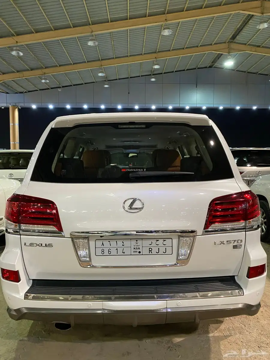 للبيع لكزس LX570DD فل كامل 2014 عبداللطيف عداد قليل 89 الف 5