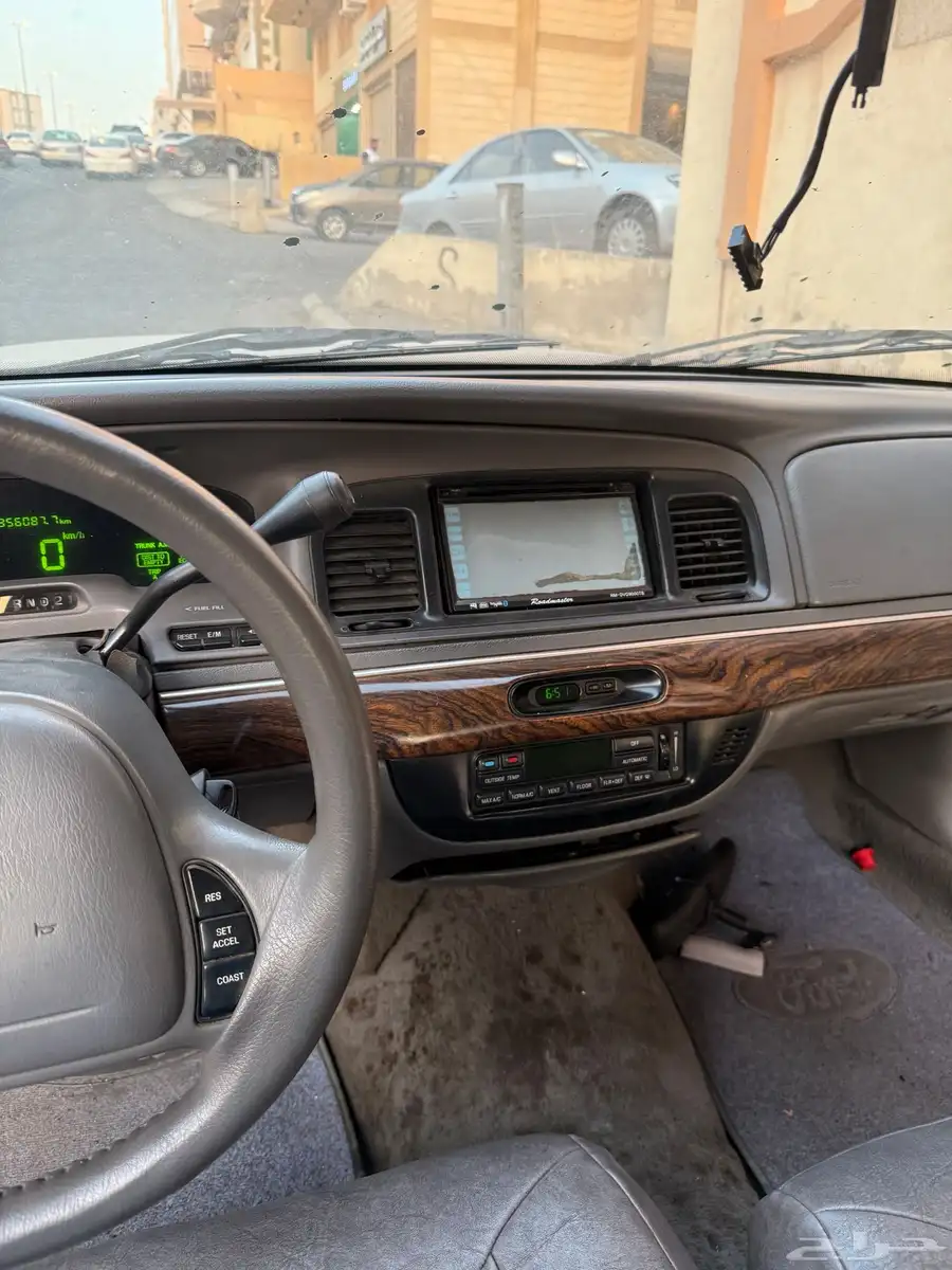 فورد جراند ماركيز 1999 17