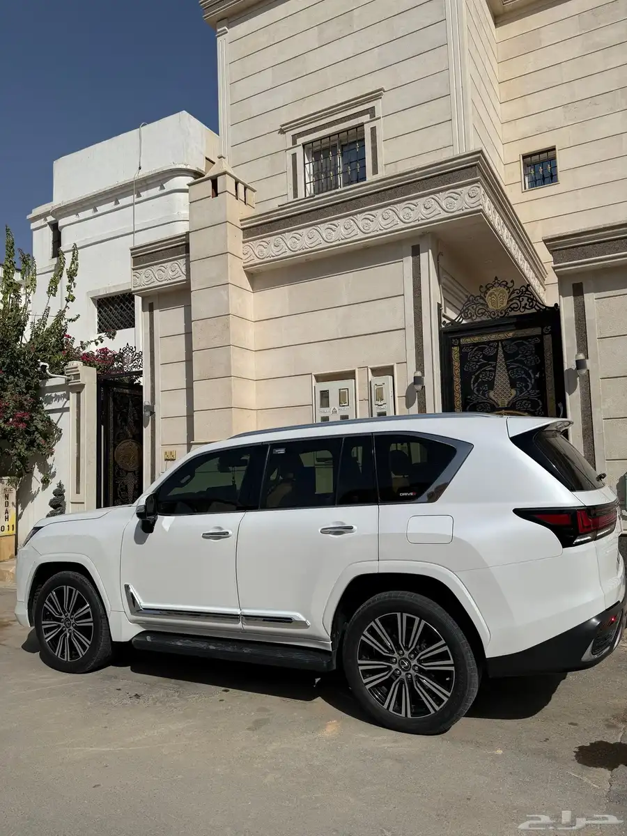 لكزس LX600 2022 BB 9