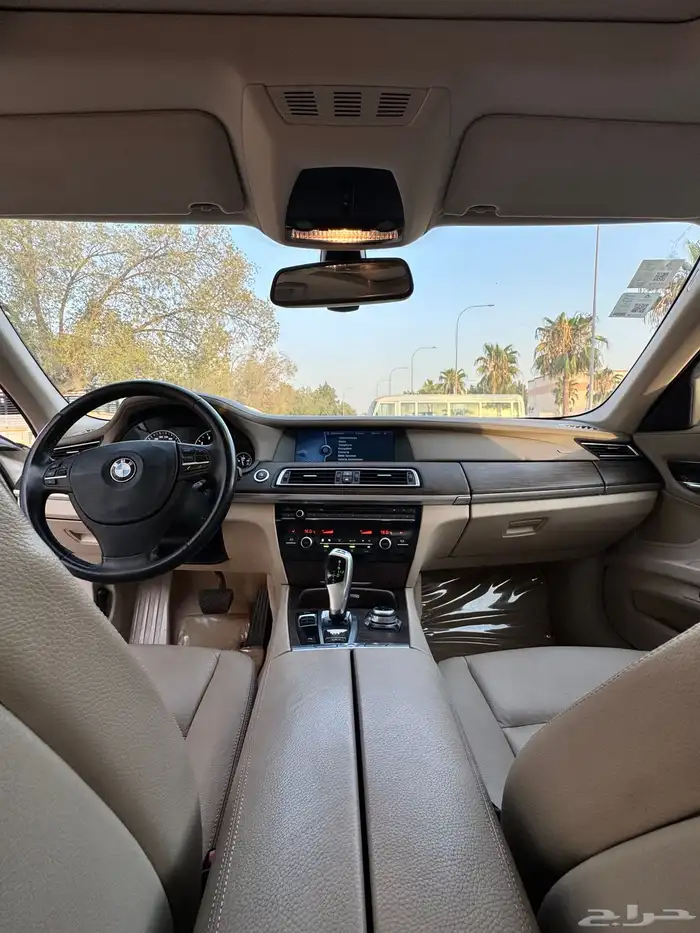 BMW 730Li 2010 8