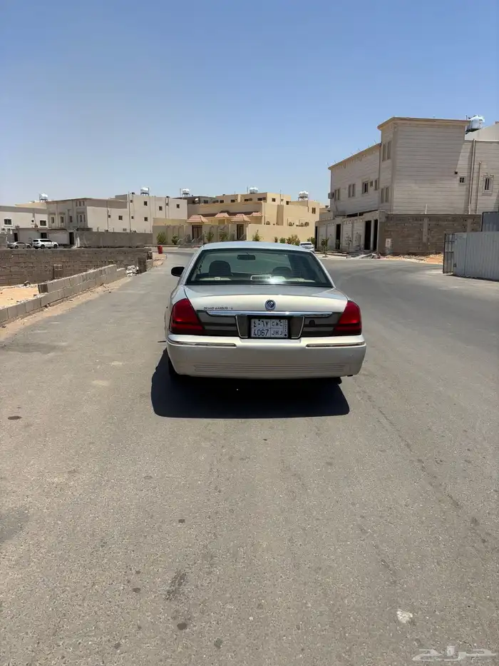 فورد مركيز 2010 ذهبي 0
