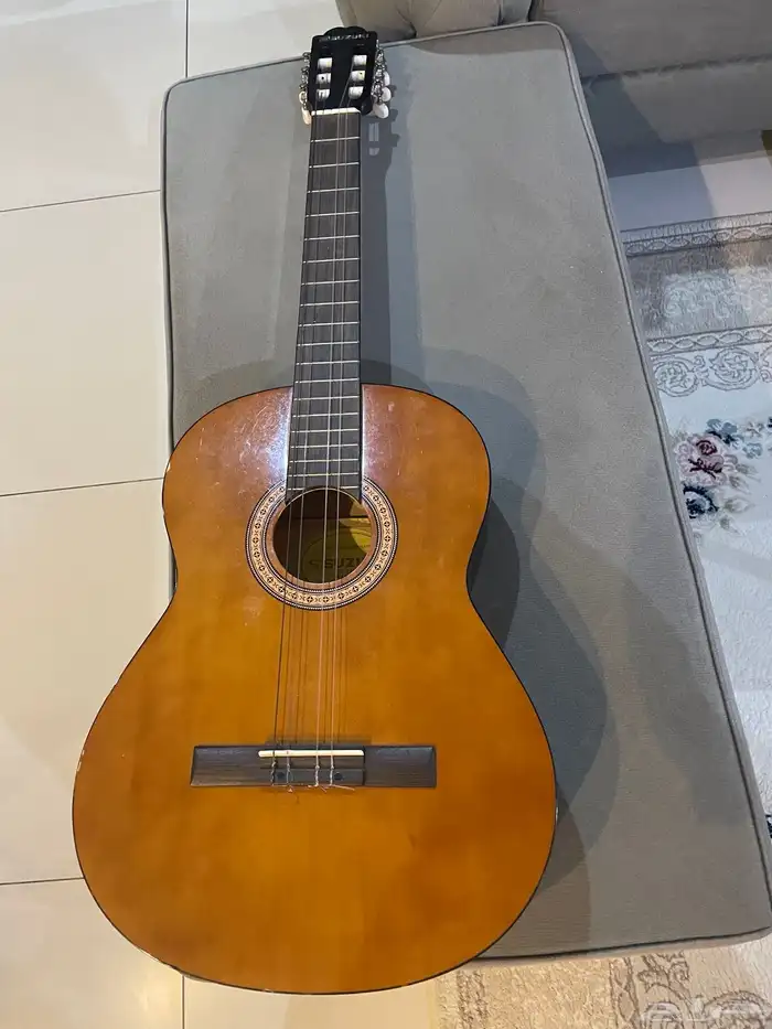 جيتار مستعمل للبيع 0