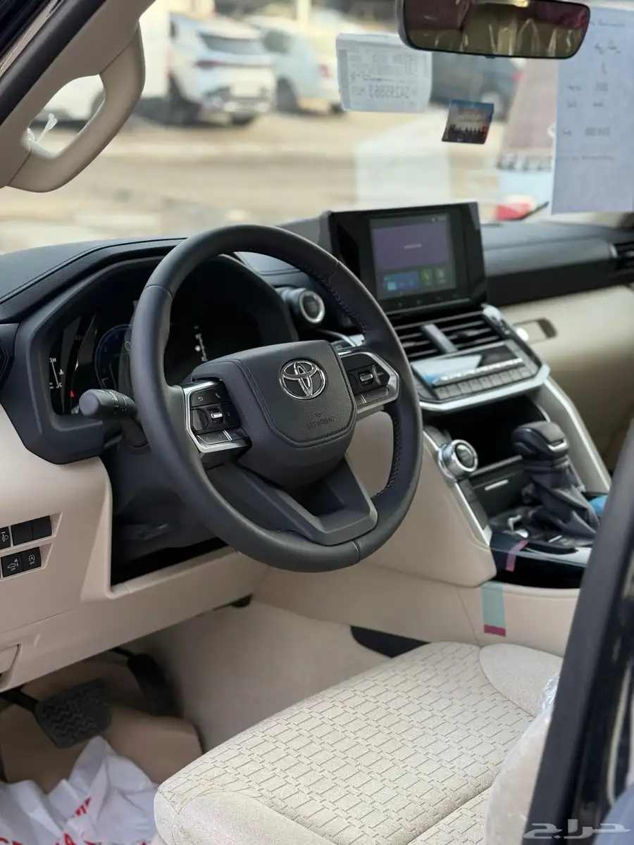 تايوتا لاندكروزر 2025 GXR L1 رقم واحد 6