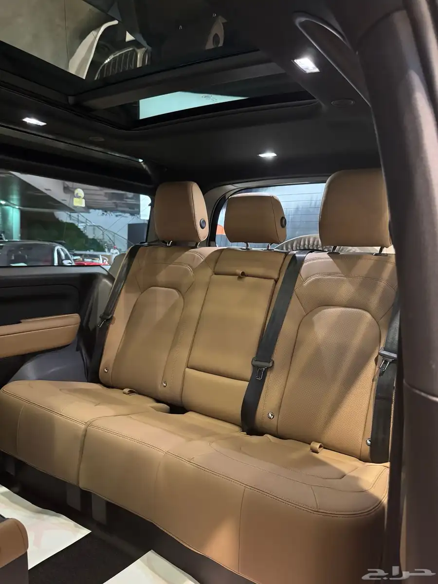 لاند روفر Defender 90 SE X-Dynamic موديل 2025م وارد الناغي 12