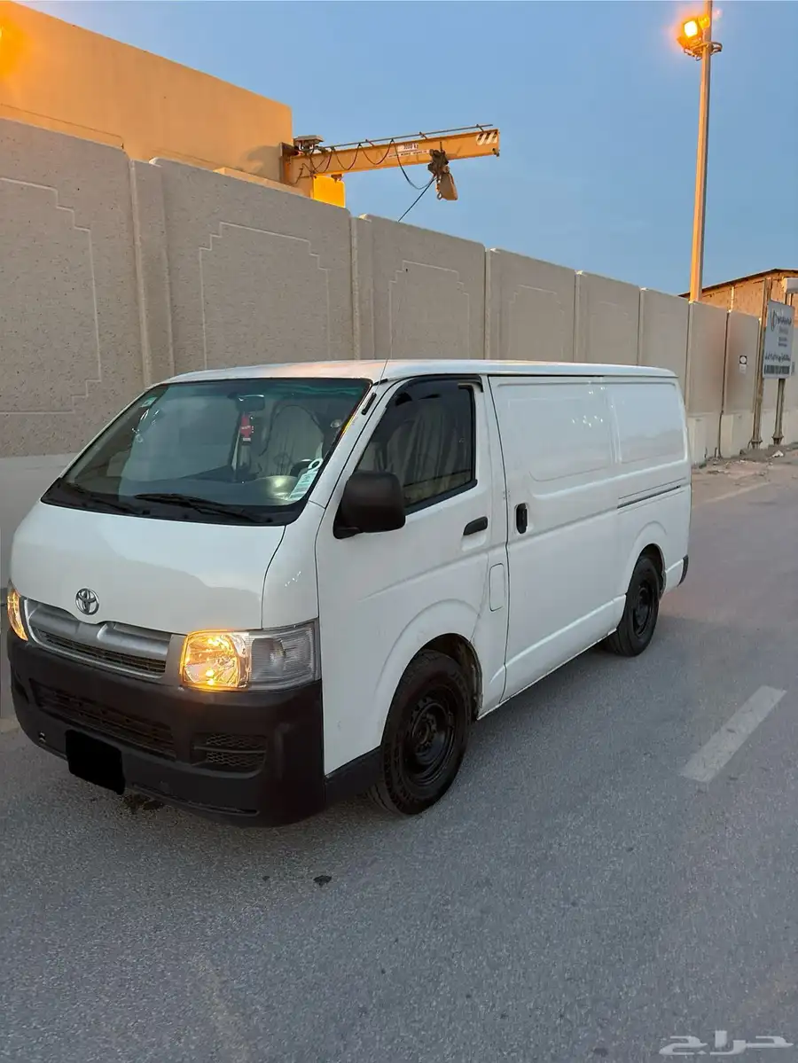 Toyota Hiace 2