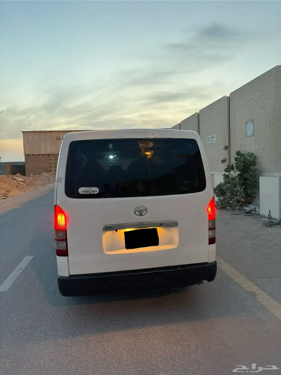 Toyota Hiace 5