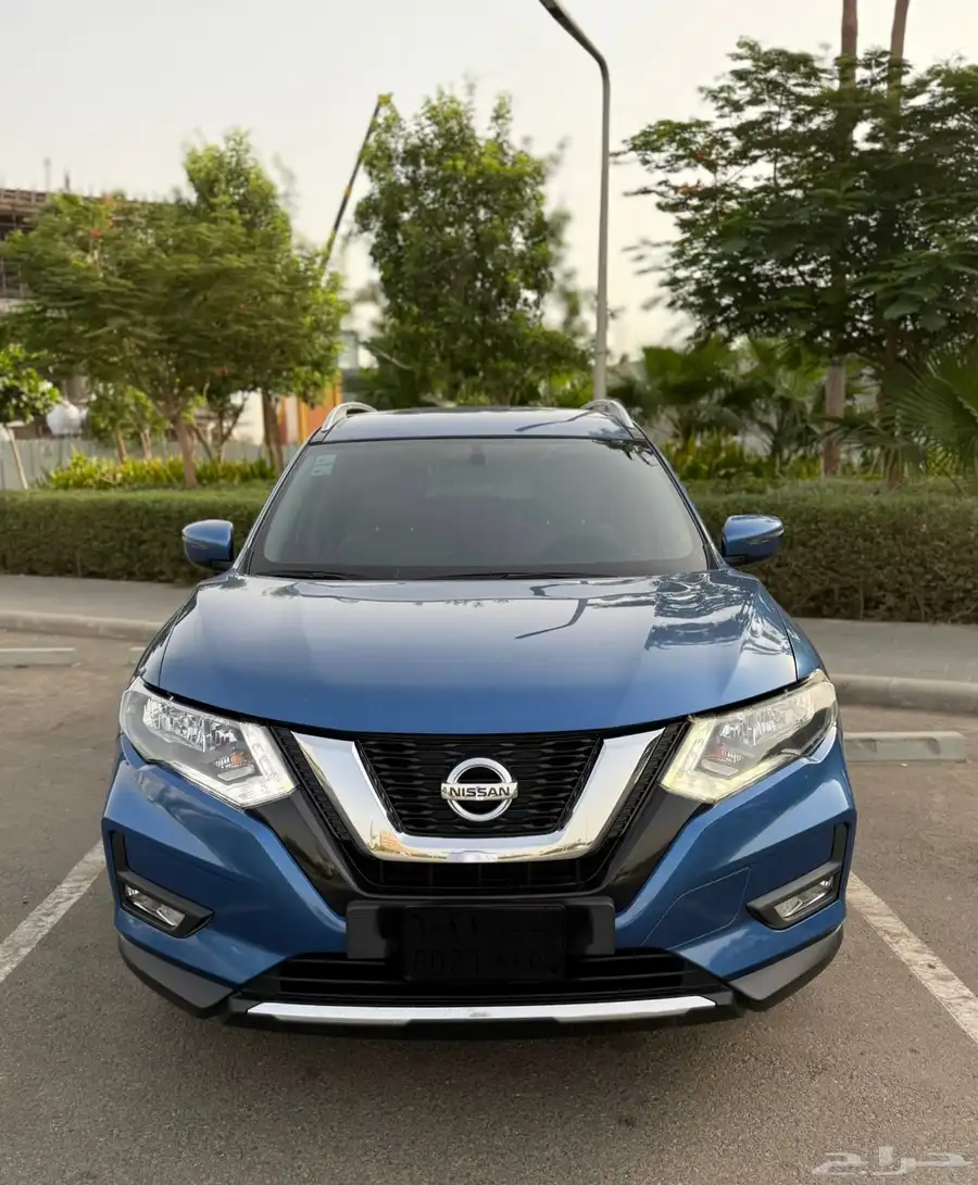 نيسان اكستريل 2020 SV نص فل دبل 7 مقاعد بترومين 7