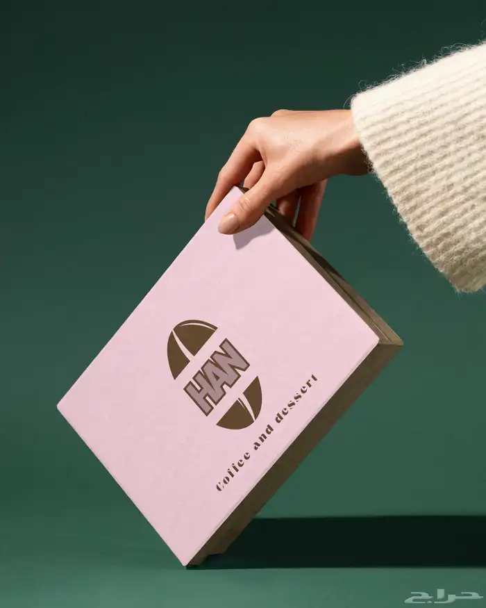 مصممة جرافيك 0