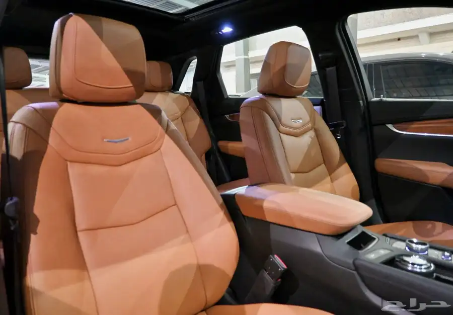 كاديلاك XT5 2023 شبه جديد ضمان وصيانه مجانية 8