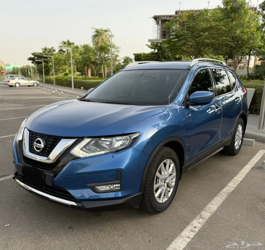 نيسان اكستريل 2020 SV نص فل دبل 7 مقاعد بترومين 6