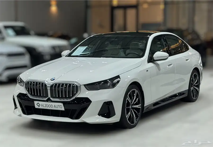 بي ام دبليو 520i M kit موديل 2024 فل كامل شبة جديد 1