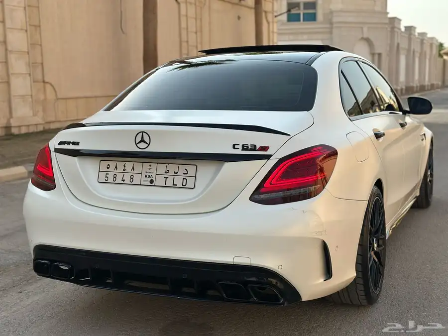 مرسيدس c63s AMG 2020 جفالي نظيف جدا 3