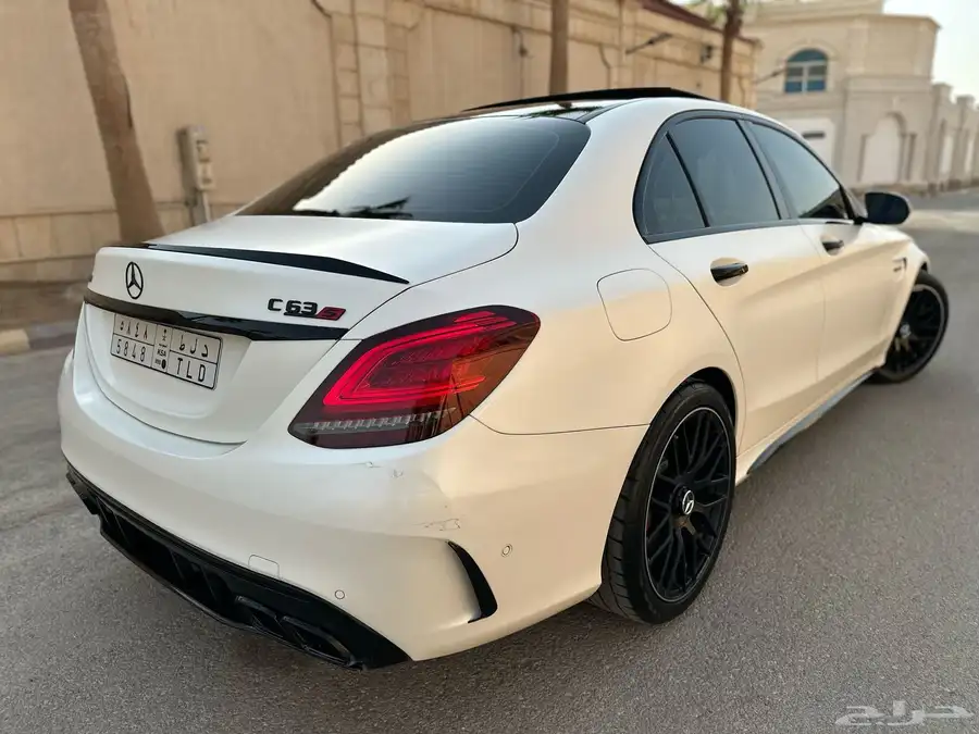 مرسيدس c63s AMG 2020 جفالي نظيف جدا 8