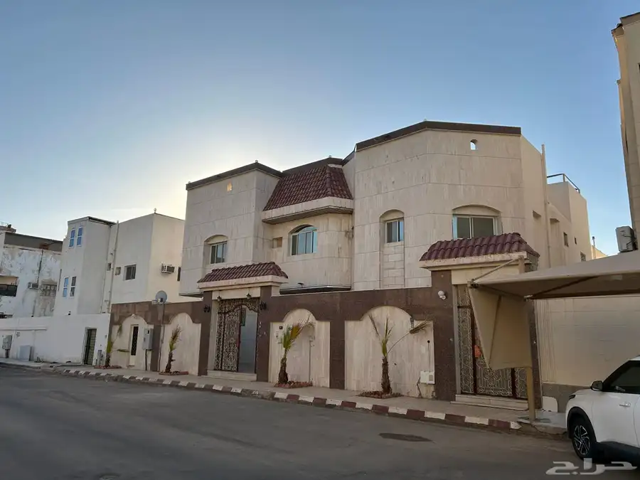 فيلا للبيع في حي الخالدية 1