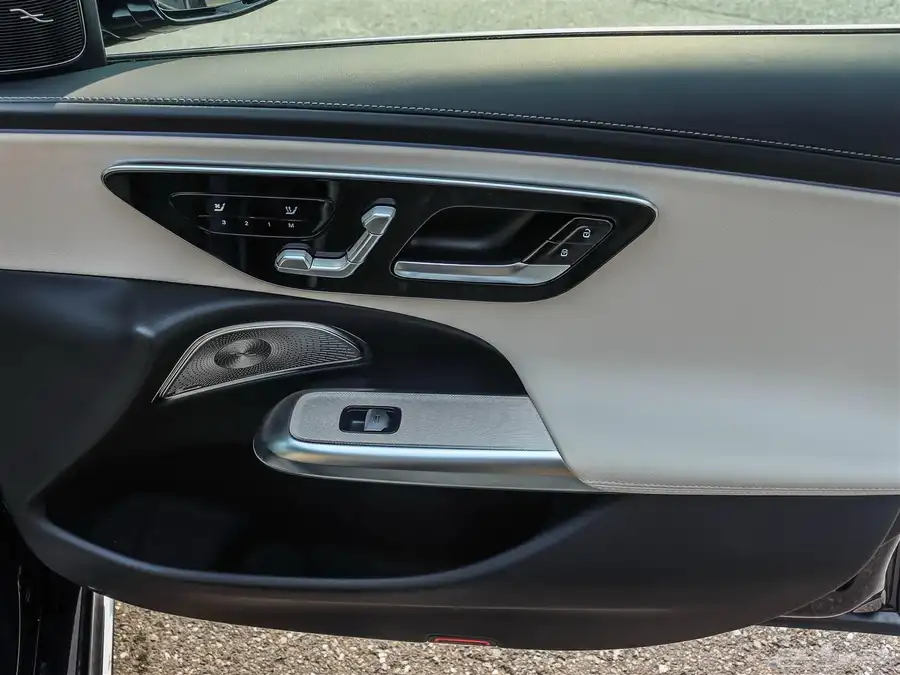 2024 Mercedes-Benz E350 4MATIC 18