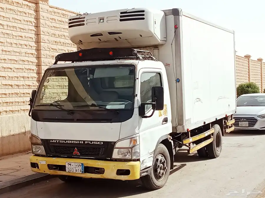 Mitsubishi canter fuso model 2005 2