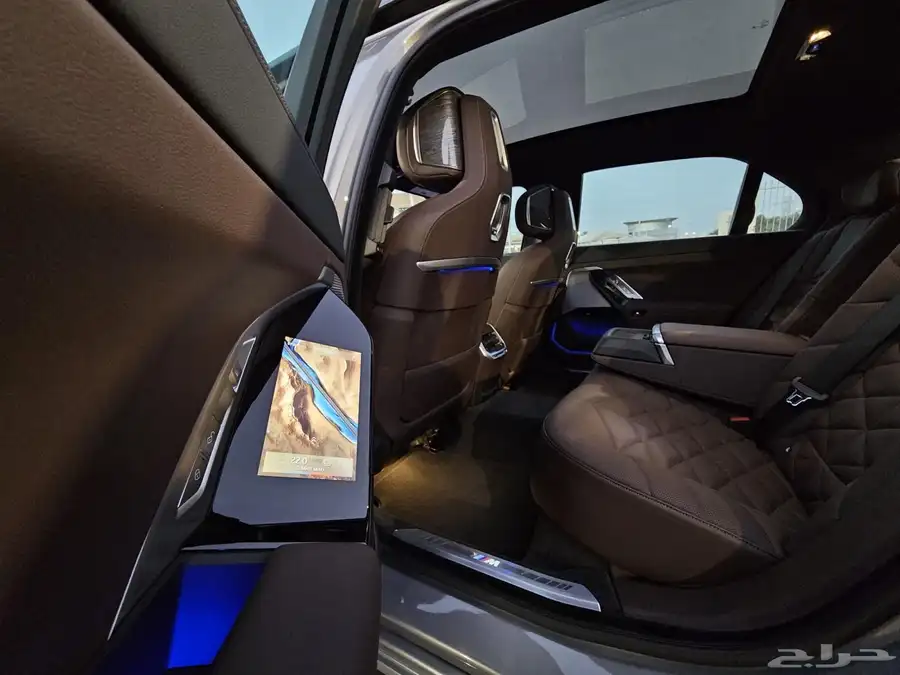 BMW 740i 2024 بحاله جديده 10