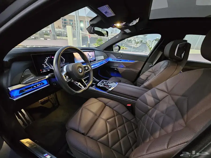 BMW 740i 2024 بحاله جديده 9