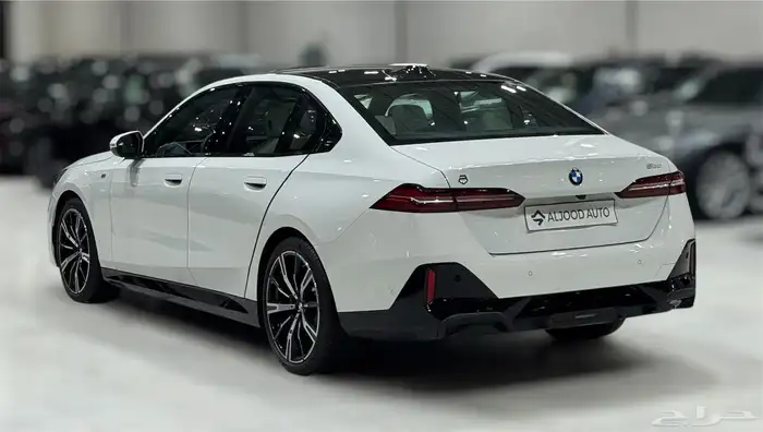 بي ام دبليو 520i M kit موديل 2024 فل كامل شبة جديد 5