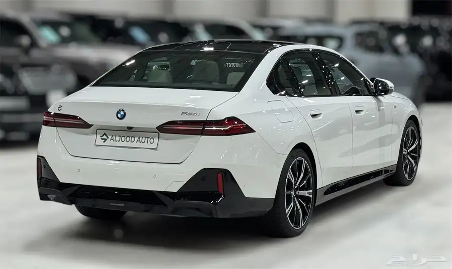 بي ام دبليو 520i M kit موديل 2024 فل كامل شبة جديد 4